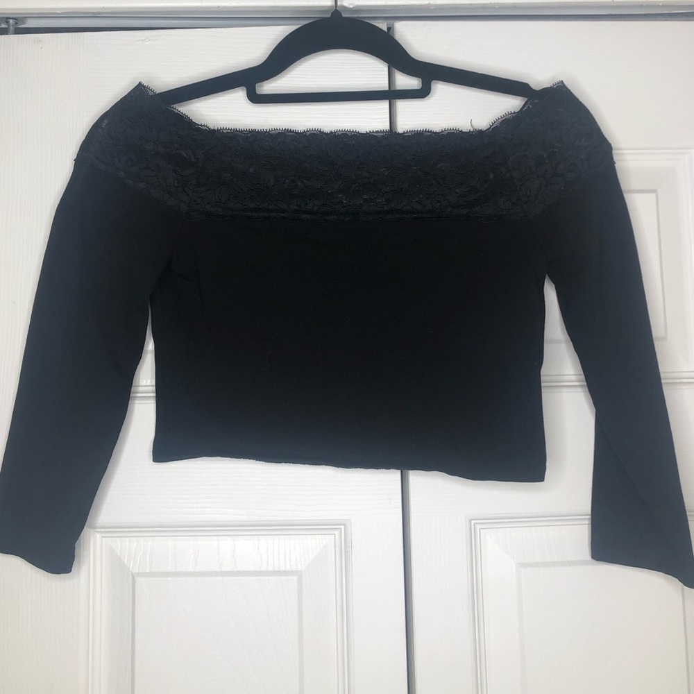 Black Lace Off the Shoulder Mid Sleeve Croptop